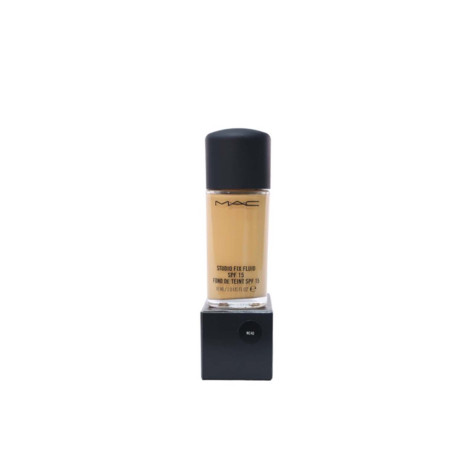 Mac Studio fix fluid SPF 15 - NC40