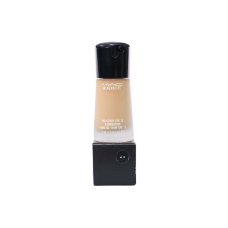 MAC Mineralize Moisture Foundation Broad Spectrum SPF 15 - NC35