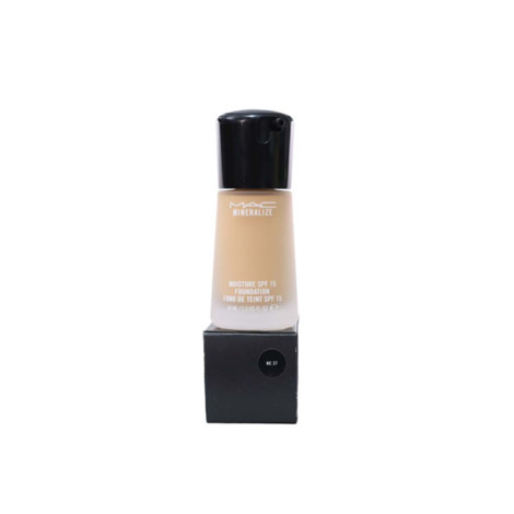 MAC Mineralize Moisture Foundation Broad Spectrum SPF 15 - NC37